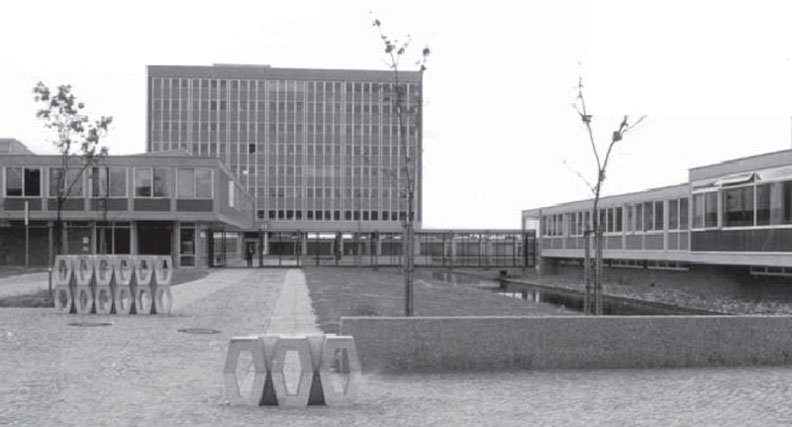 Ansicht des historischen Gebäudes der TH Luebeck aus den 70er Jahren