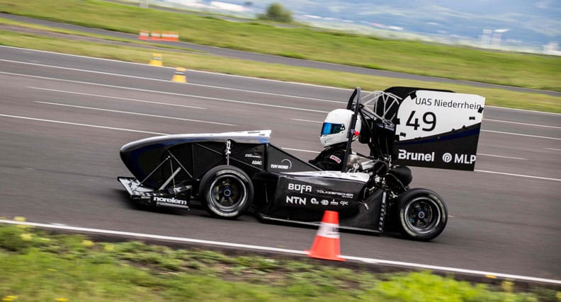 Der Rennwagen des HSNR-Racing-Teams beim Rennen in Tschechien.