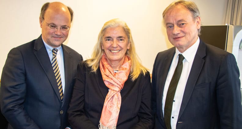 Hochschulpräsident Hans-Hennig von Grünberg mit Ministerin Isabel Pfeiffer-Poensgen und Hartmut Ihne, Präsident der Hochschule Bonn-Rhein-Sieg.