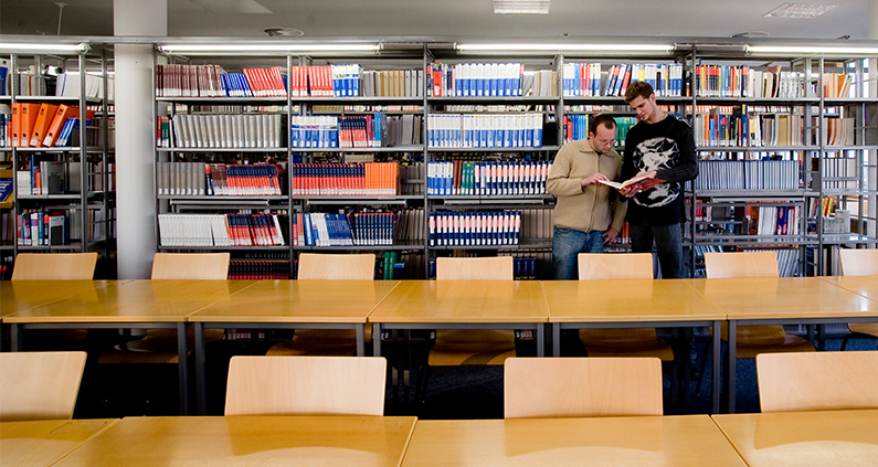 Die Bibliothek der Hochschule hat ein umfassendes Beratungsangebot im Hinblick auf die Bedingungen von Open-Access-Veröffentlichungen etabliert.