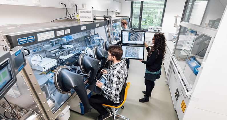 Ein Schwerpunkt der Forschungsaktivitäten an der Hochschule Aalen liegt auf neuen Materialien und Verfahren zur Energiespeicherung.